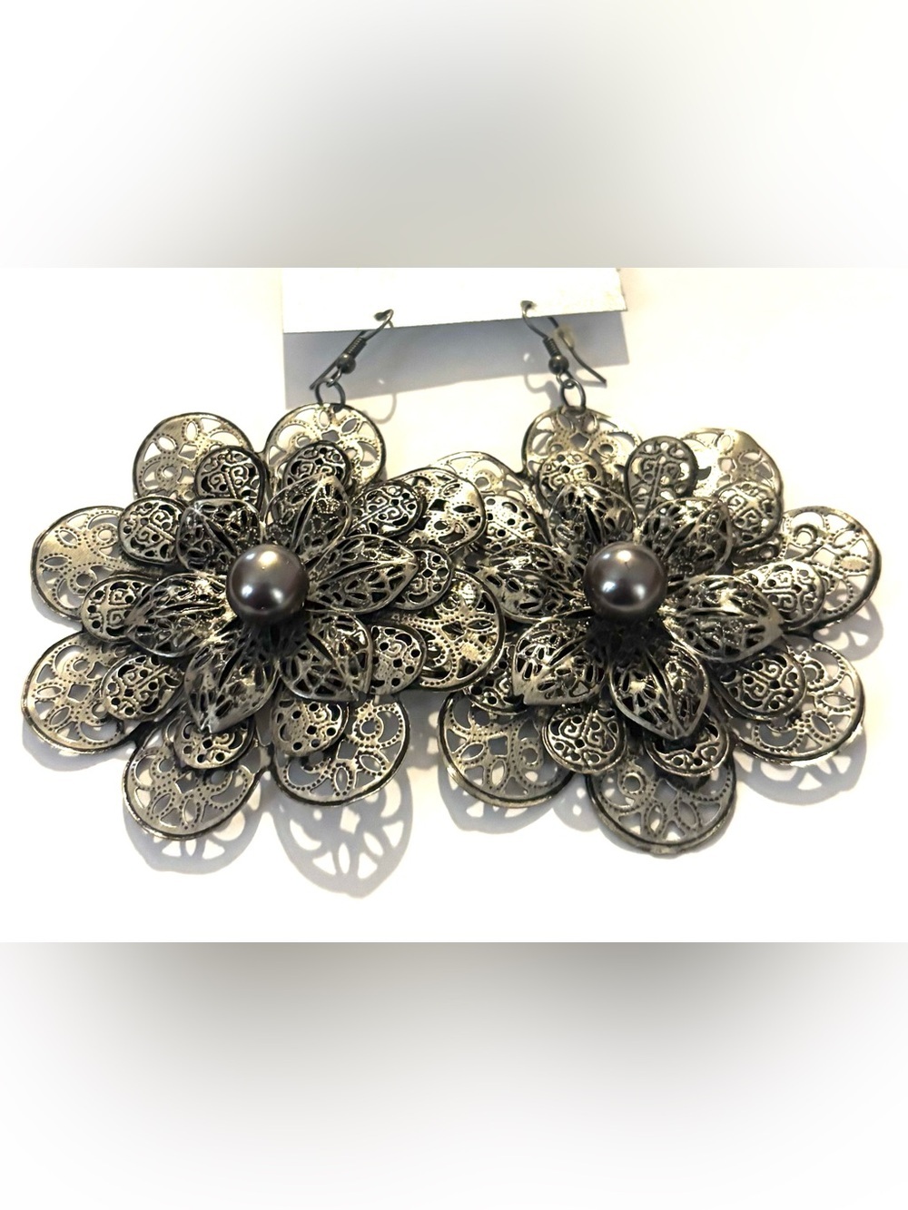 Fashion Jewelry Silver Filigree Flower Earrings with Gray Pearl